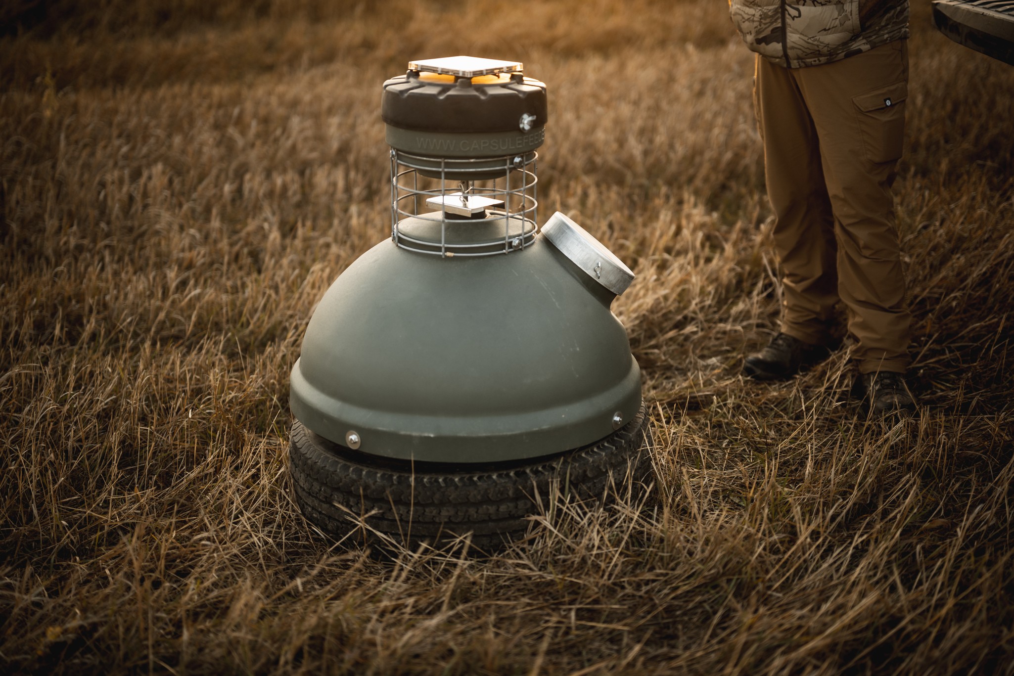 Capsule feeder in the field